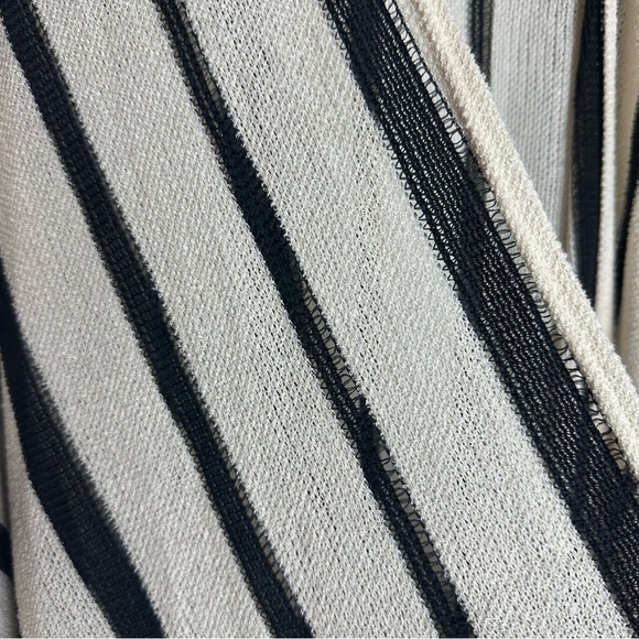 Torrid Ivory and Black Stripe Ruana-Kimono/One Size Fits All - Picture 5 of 6